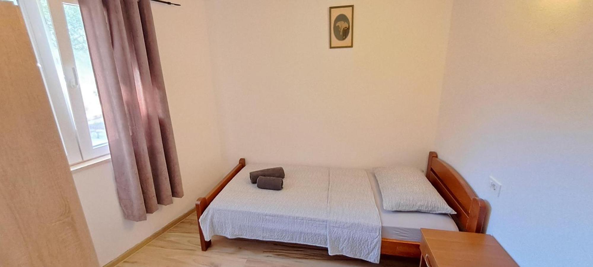 Holiday Houses Marta Ровин Екстериор снимка