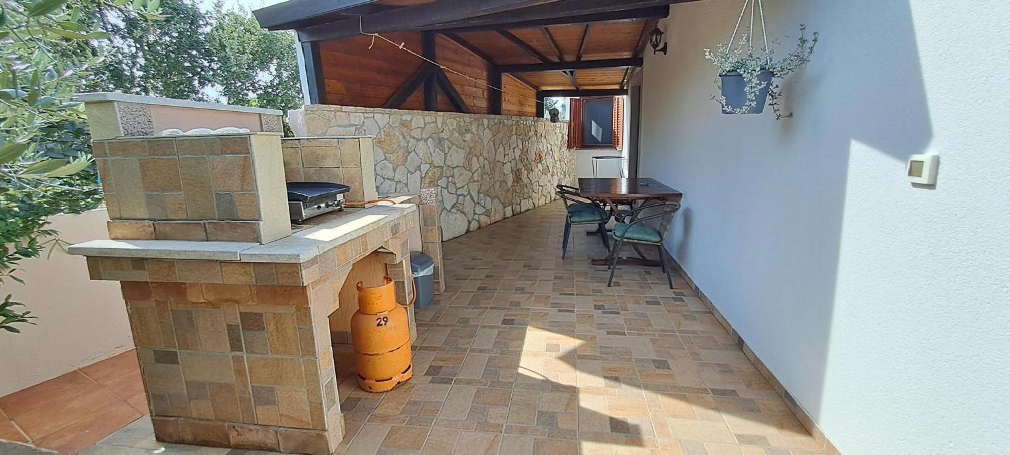 Holiday Houses Marta Ровин Екстериор снимка